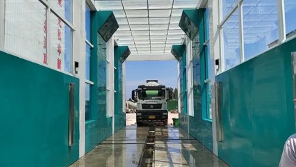 龍門式全自動洗車機 高效自動沖洗排泥，專為水資源機械設備制造而設計